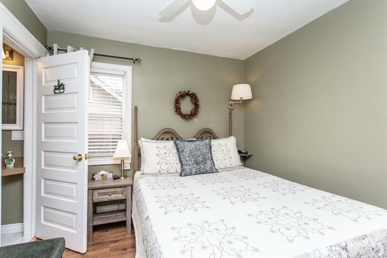 Bed & Breakfast Ambiance By The Falls